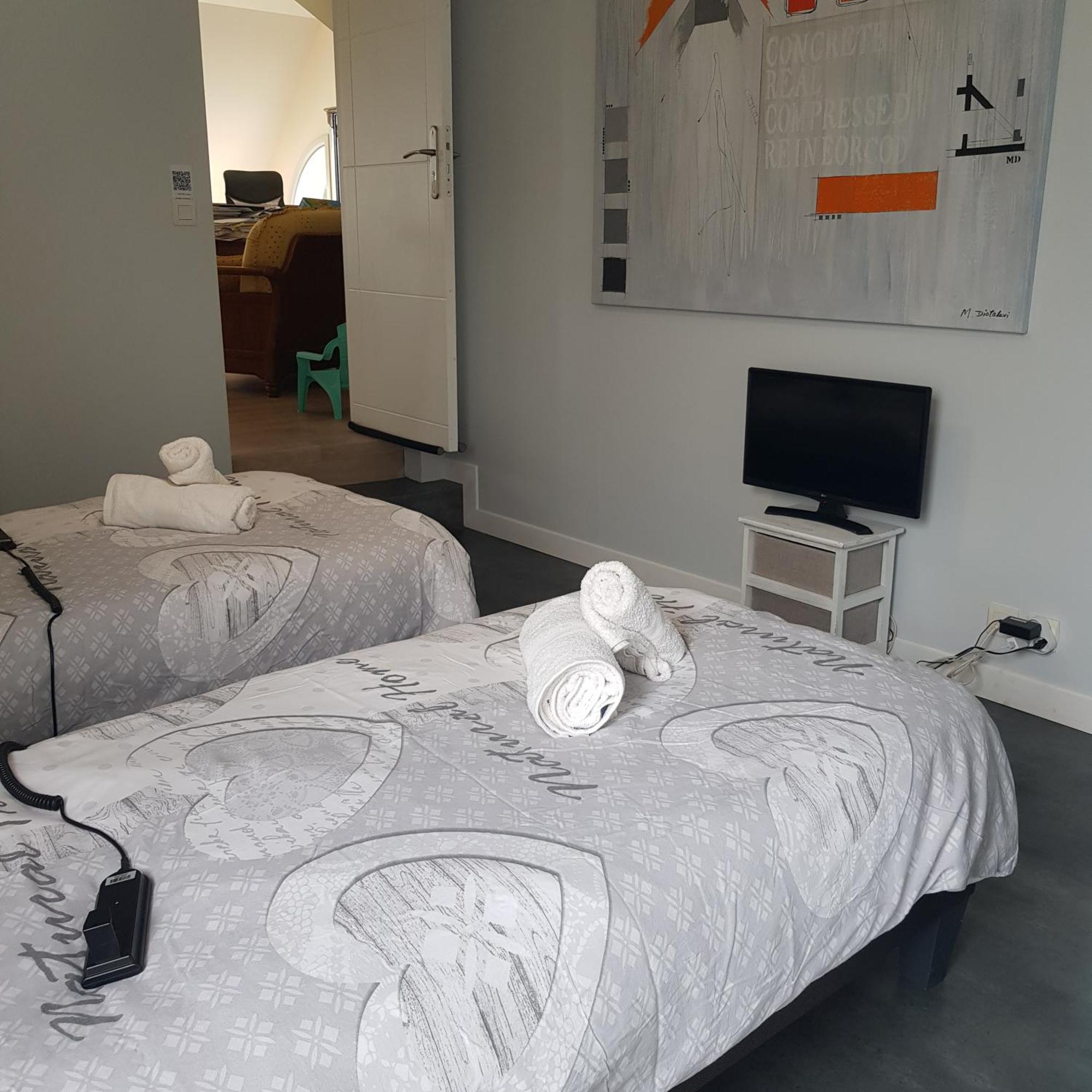 Grande Chambre Entre Caen Et La Mer Chambre Terrasse Jardin Et Piscine Mathieu Exteriör bild